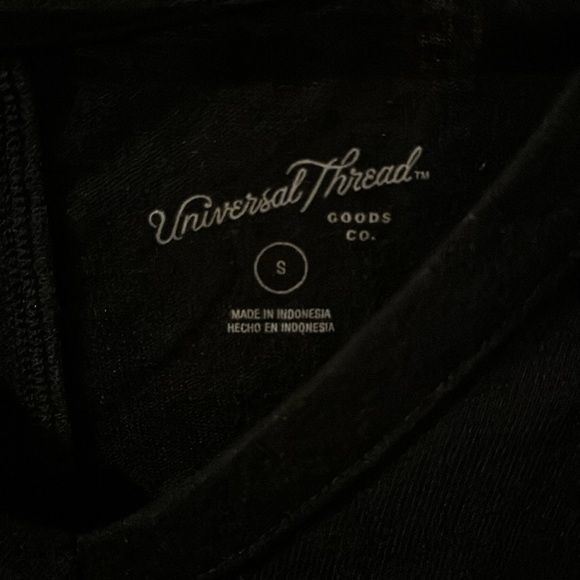 Women’s Universal Thread black pocket tank top size small - Picture 2 of 3